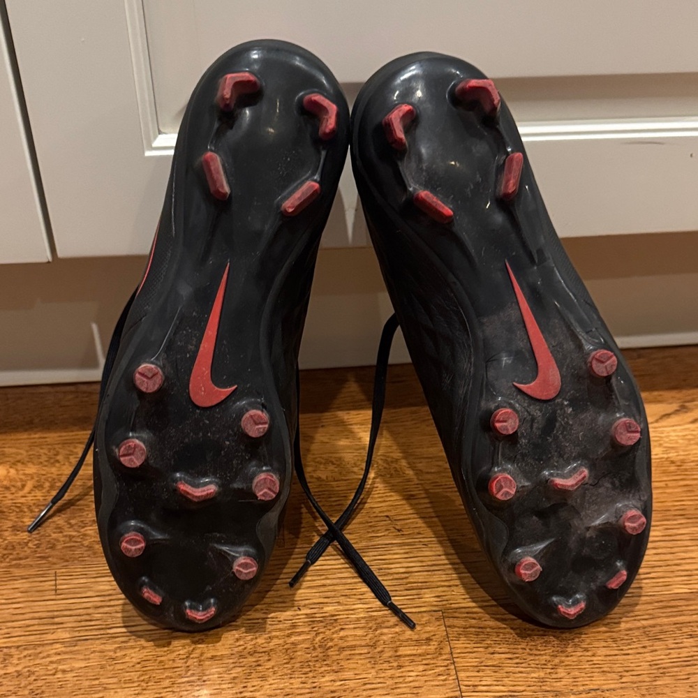 Nike Men's Tiempo Legend 8 Soccer Cleats - Picture 4 of 6